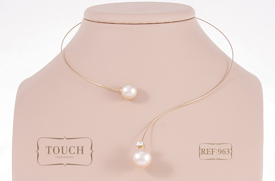 963-touch-complements-collar